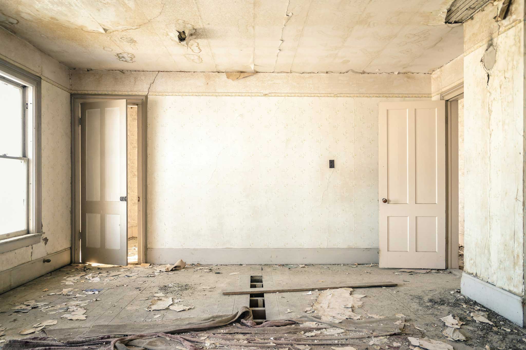 foto de uma sala precisando de resturação.